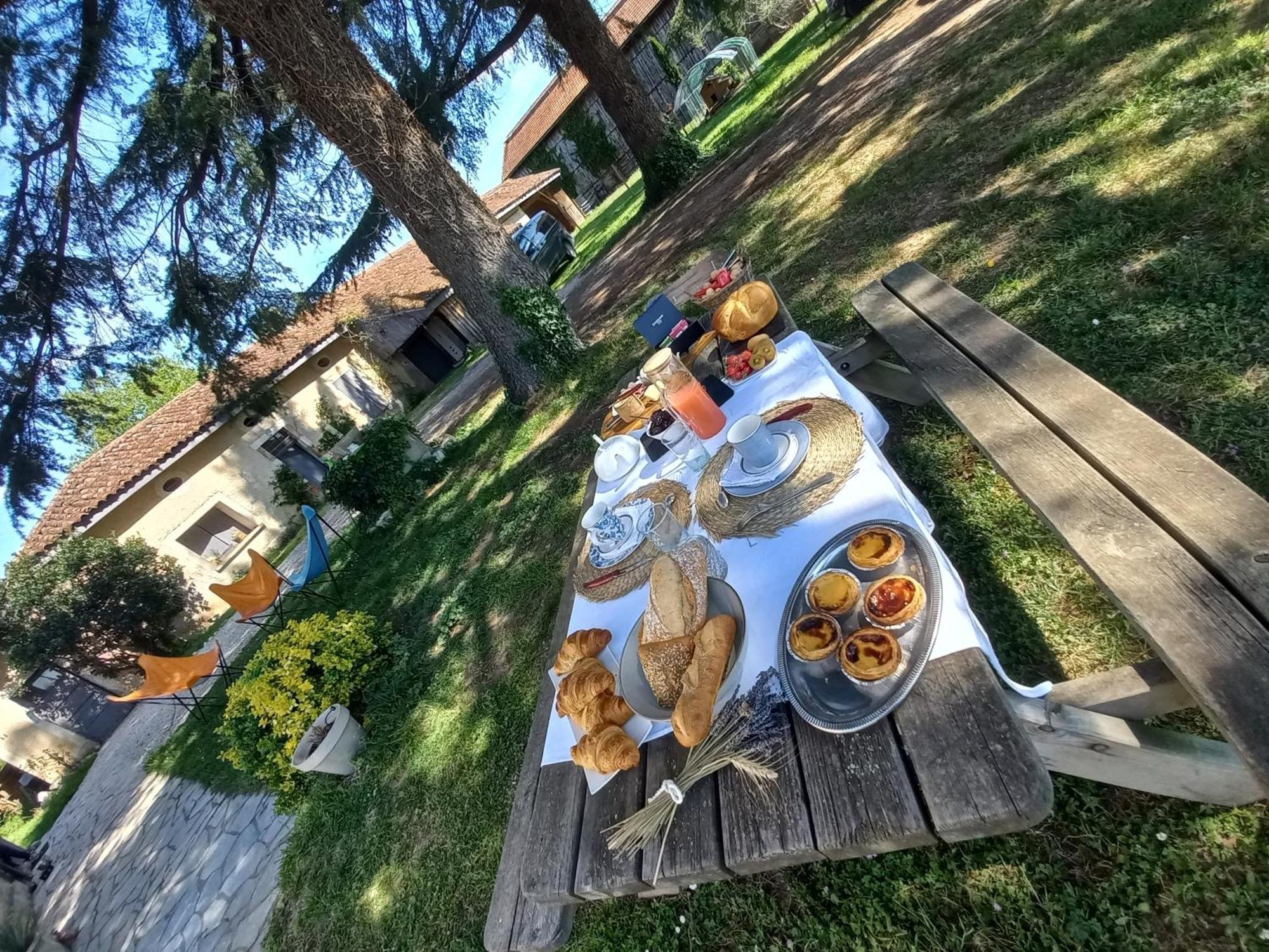 L' Embellie Sur Lot Sainte-Livrade-sur-Lot Exterior foto