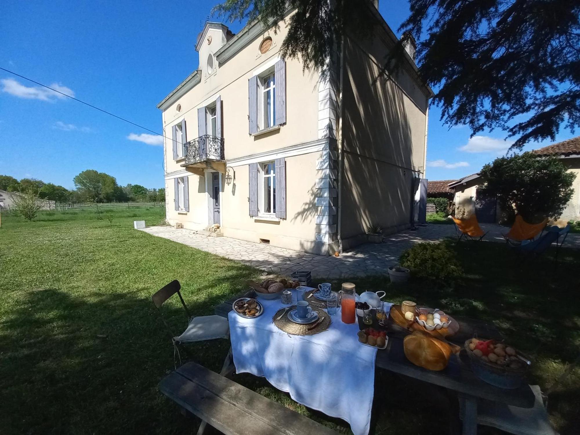 L' Embellie Sur Lot Sainte-Livrade-sur-Lot Exterior foto